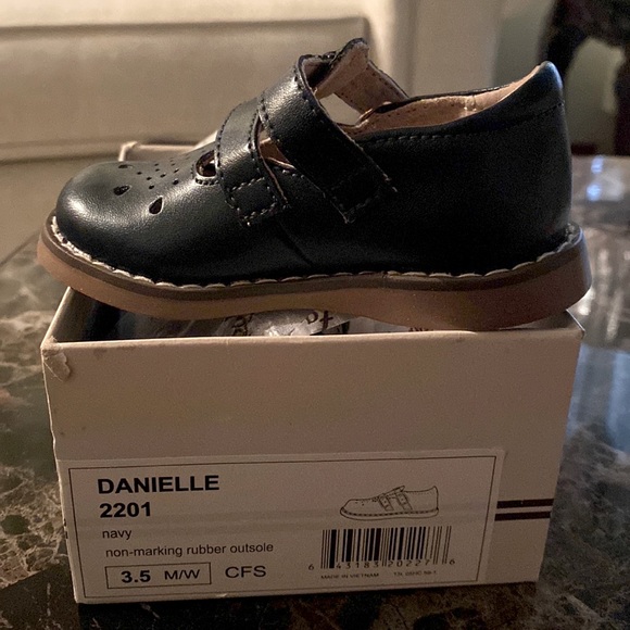 FootMates Shoes Brand New Footmates Navy Girls Shoes Size 35 Poshmark